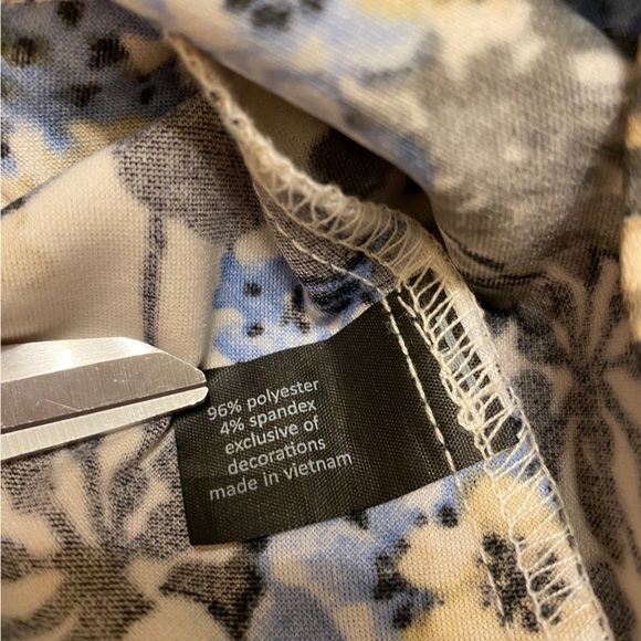 Lane Bryant Womens Dress sz 20 Floral Print V Neck Bell Sleeve Knee Length - Picture 5 of 6